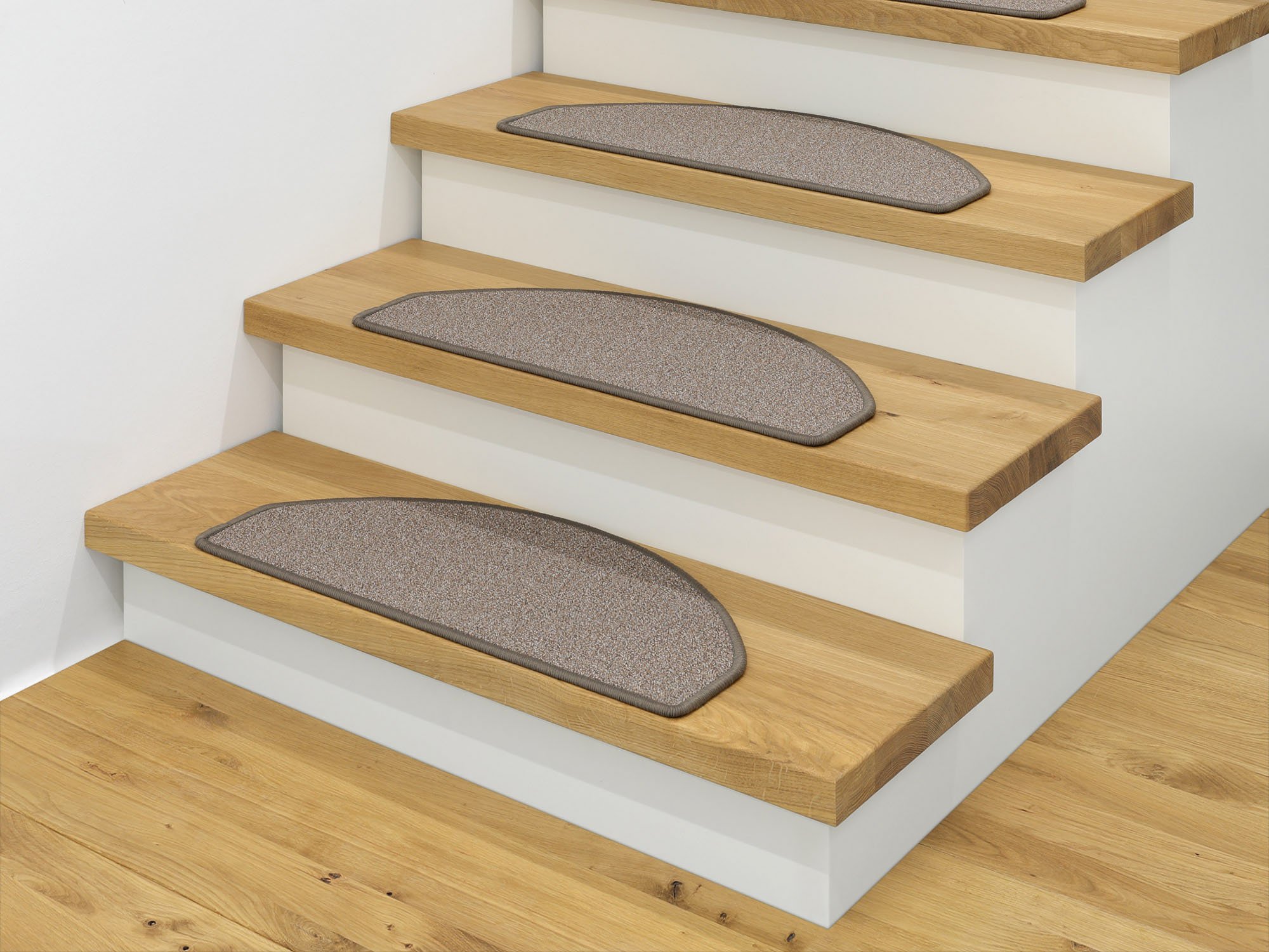 Ruxedo-Anteo-Kurzflor-Stufenmatte-Kettel-brownSTOA_stufe-kettel