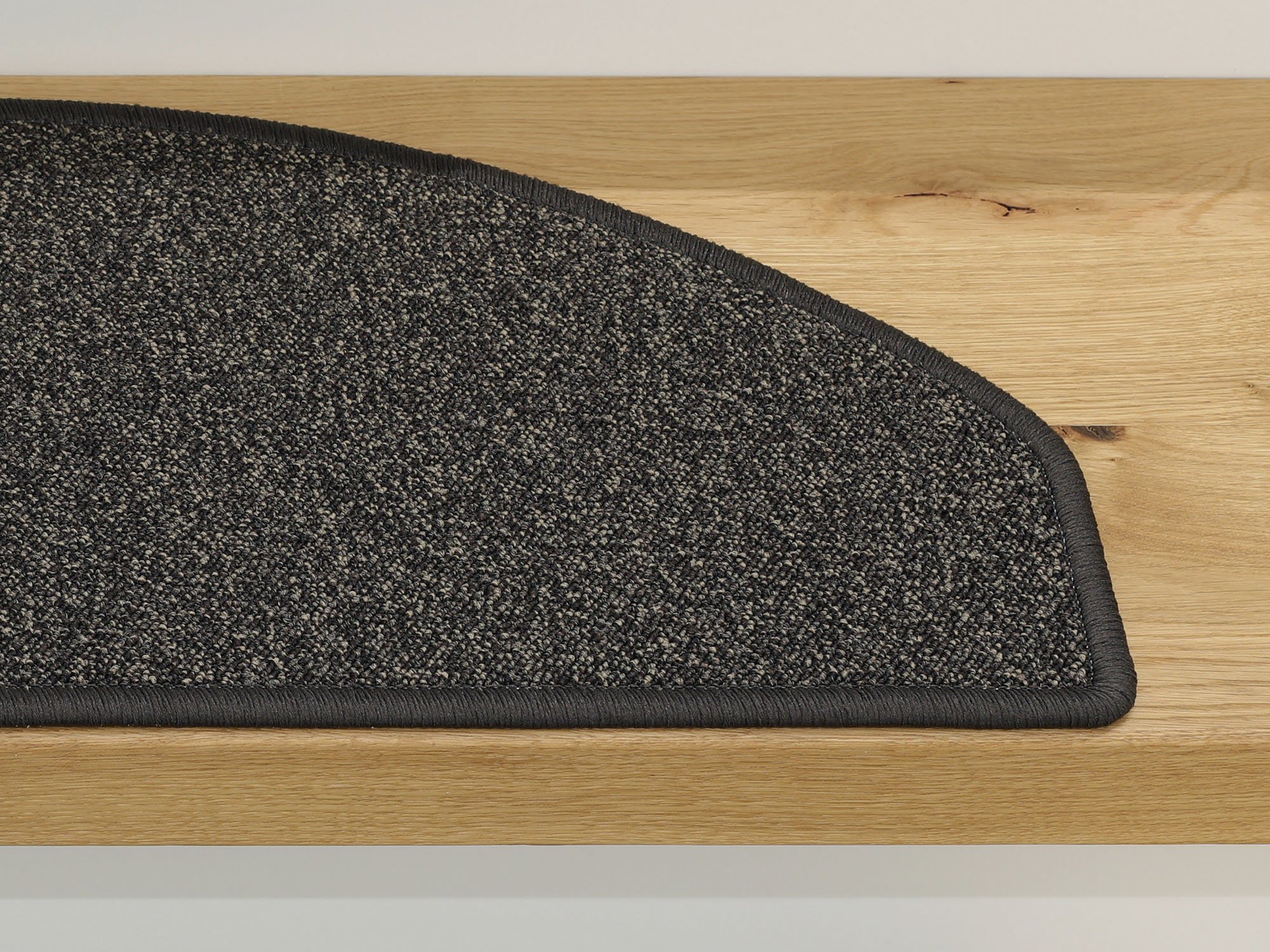 Ruxedo-Anteo-Kurzflor-Stufenmatte-Kettel-dark-brownSTOAE_stufe-kettel
