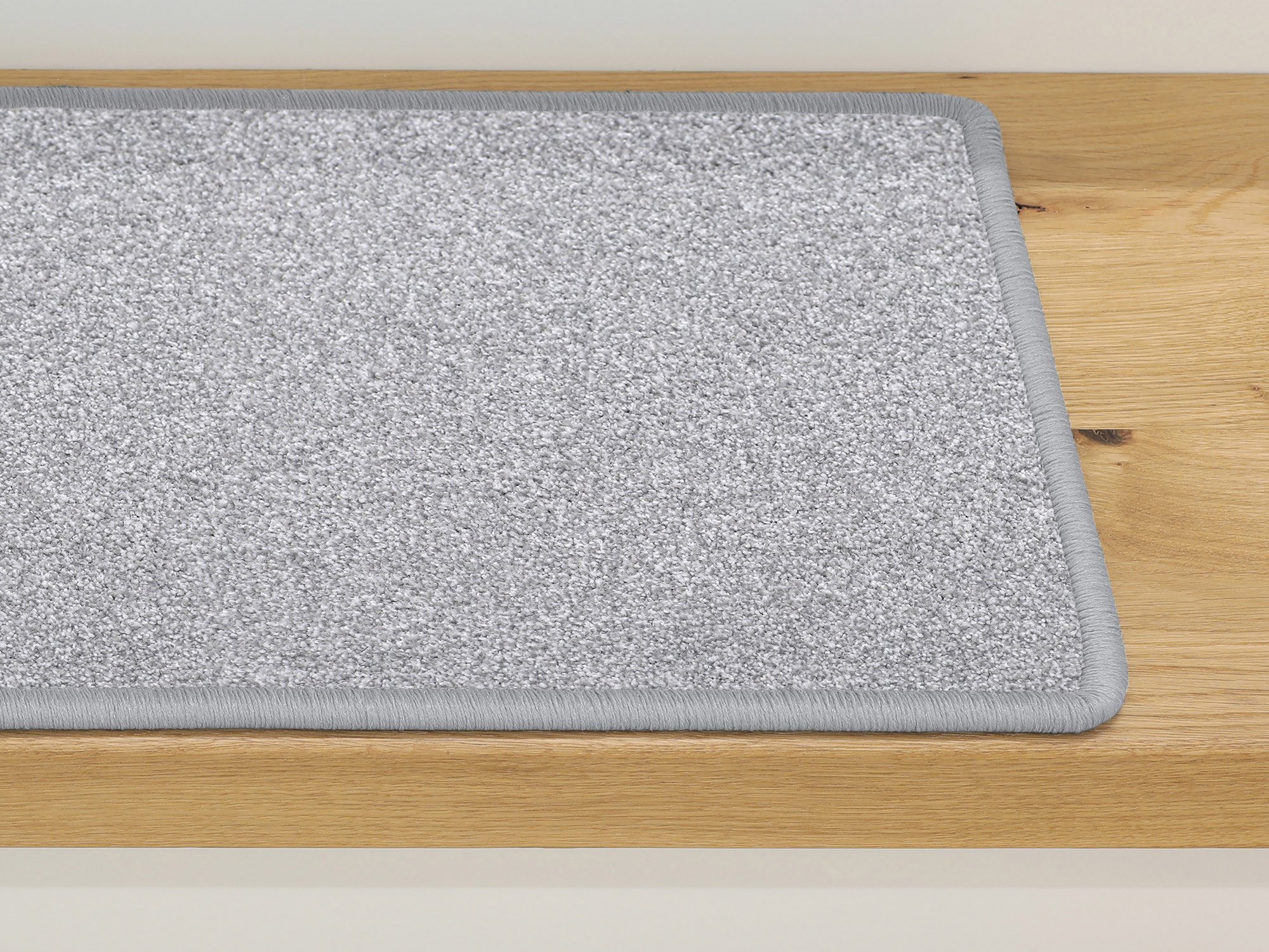 Ruxedo-Mauro-Work-Relax-Velours-Stufenmatte-Kettel-light-greySTOBE_stufe-kettel