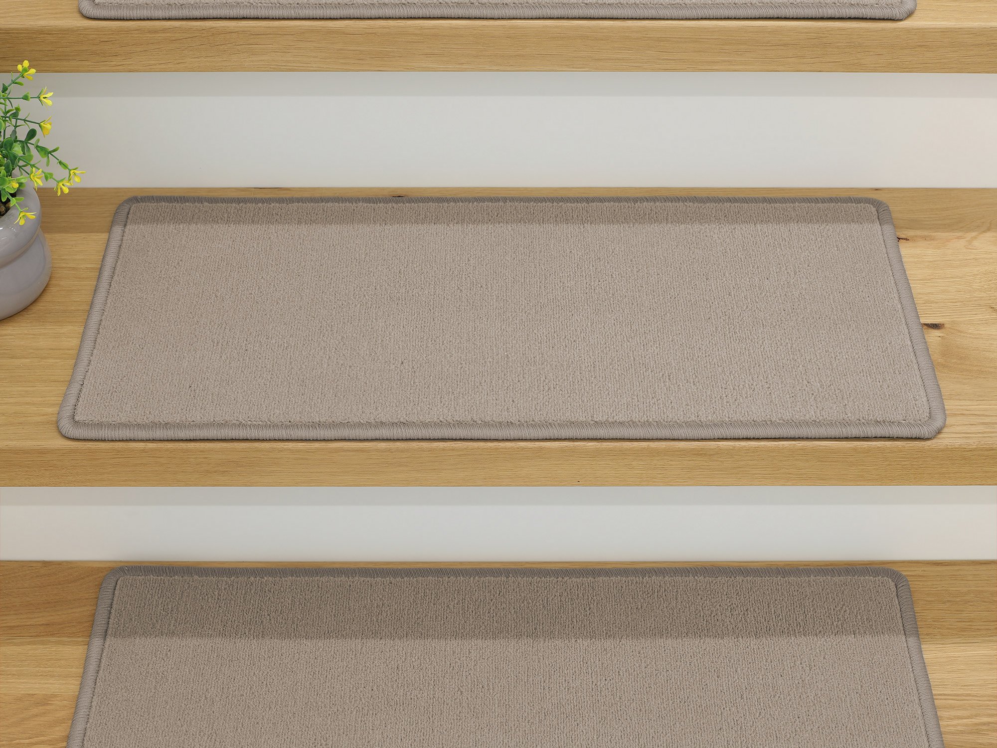 Ruxedo-Mauro-Uni-Kurzflor-Stufenmatte-Kettel-taupeSTOBC_stufe-kettel