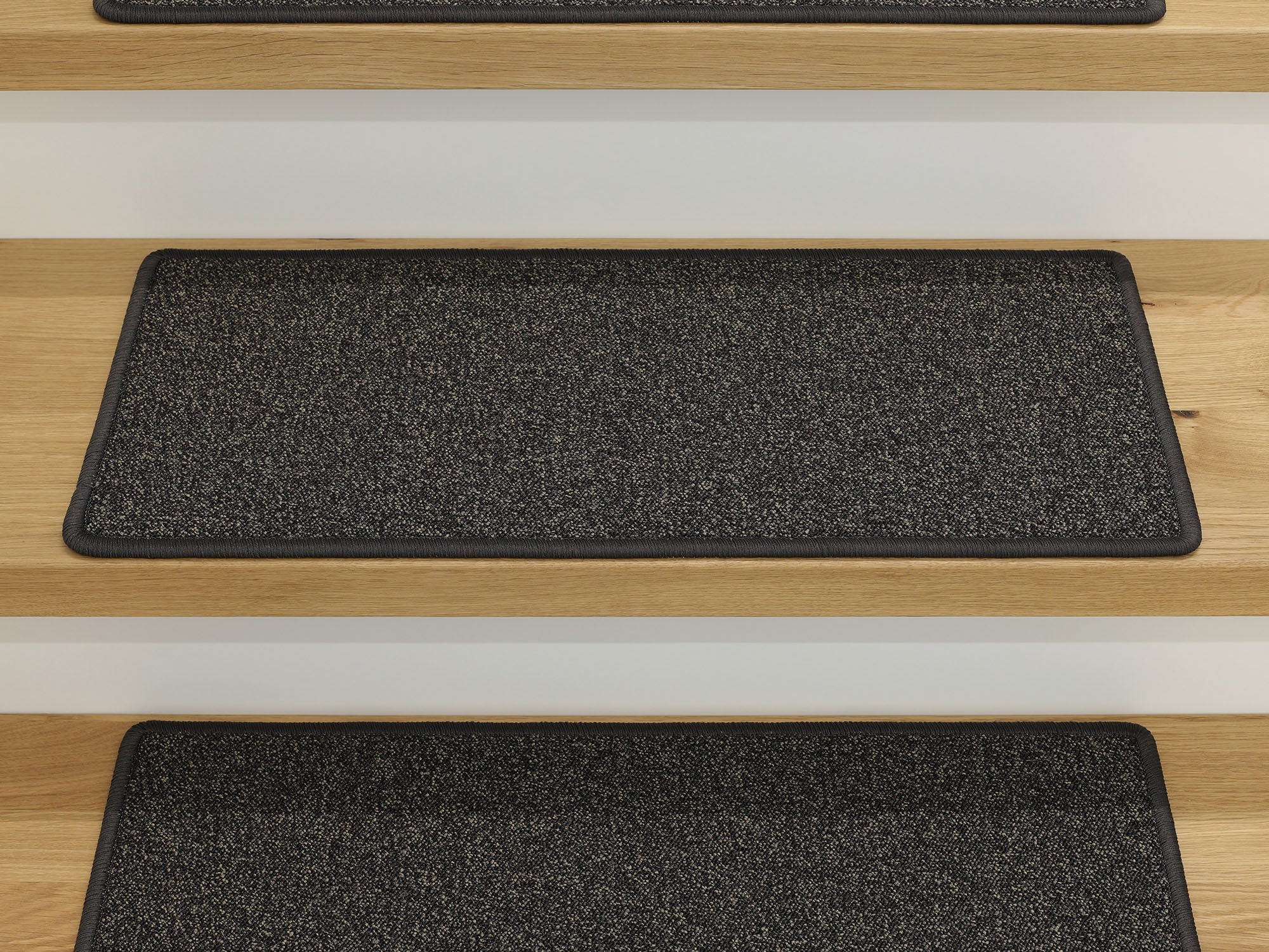 Ruxedo-Anteo-Kurzflor-Stufenmatte-Kettel-dark-brownSTOBC_stufe-kettel