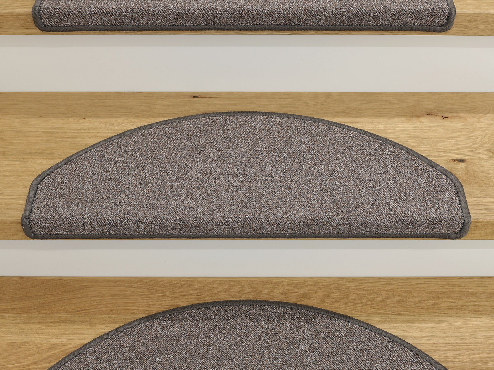 Ruxedo-Anteo-Kurzflor-Stufenmatte-Kettel-brownSTAC_stufe-kettel