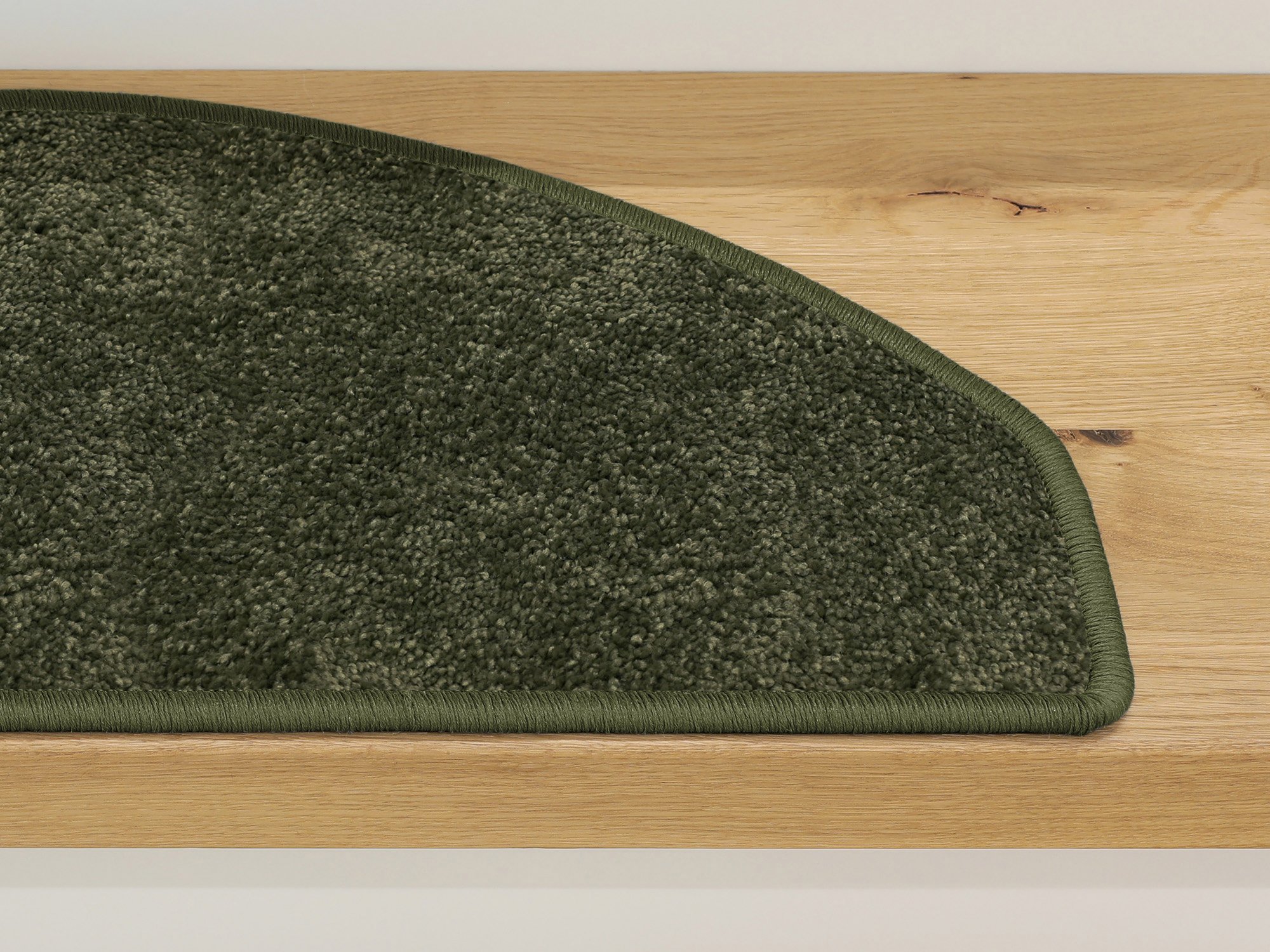Ruxedo-Harley-Hochflor-Stufenmatte-Kettel-olive-STOAE_stufe-kettel