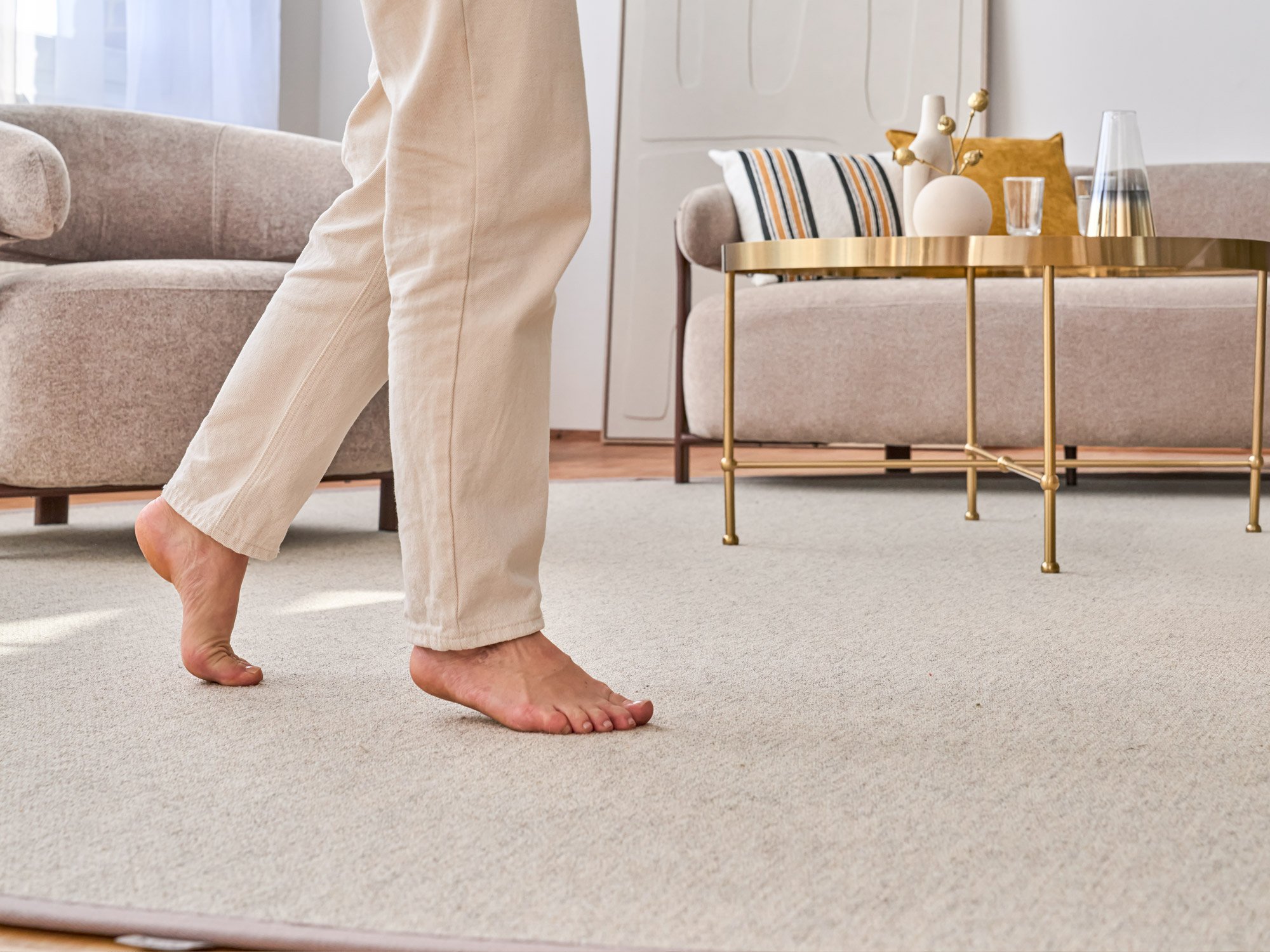 Ruxedo-Wollteppich-Zagora-Beige-Rund-Borduere-Raumbild-Wohnzimmer-02