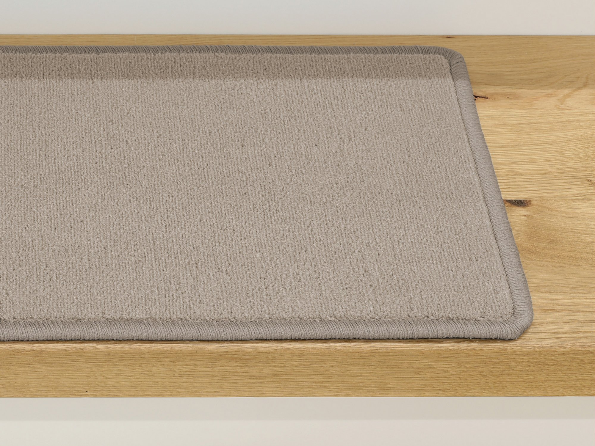 Ruxedo-Mauro-Uni-Kurzflor-Stufenmatte-Kettel-taupeSTOBE_stufe-kettel