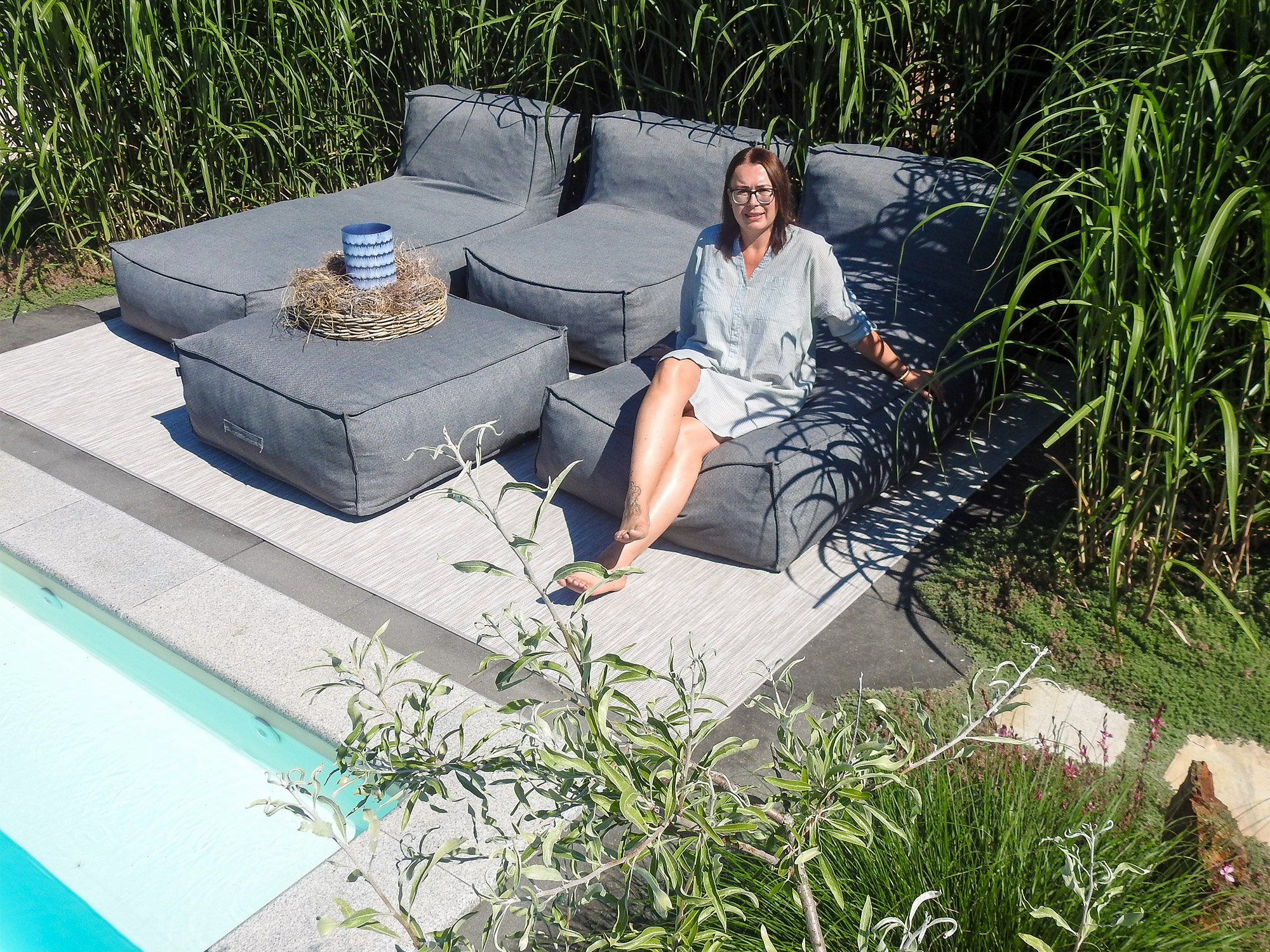 Evas Outdoorteppich am Pool