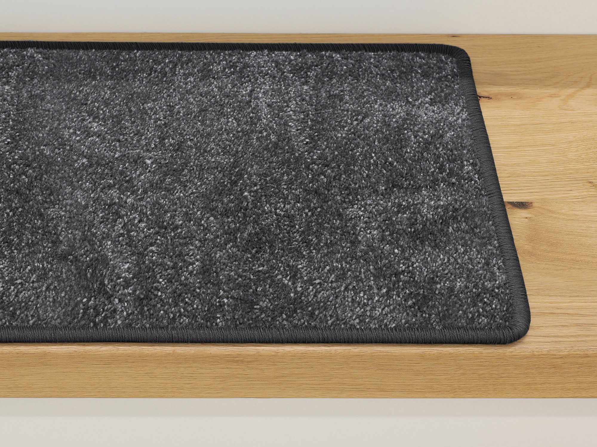 Ruxedo-Oliva-Hochflor-Stufenmatte-Kettel-anthracite-STOBE_stufe-kettel
