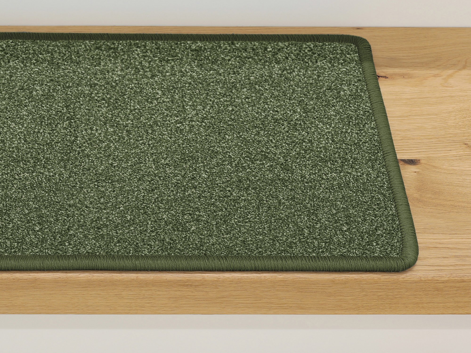 Ruxedo-Mauro-Work-Relax-Velours-Stufenmatte-Kettel-greenSTOBE_stufe-kettel