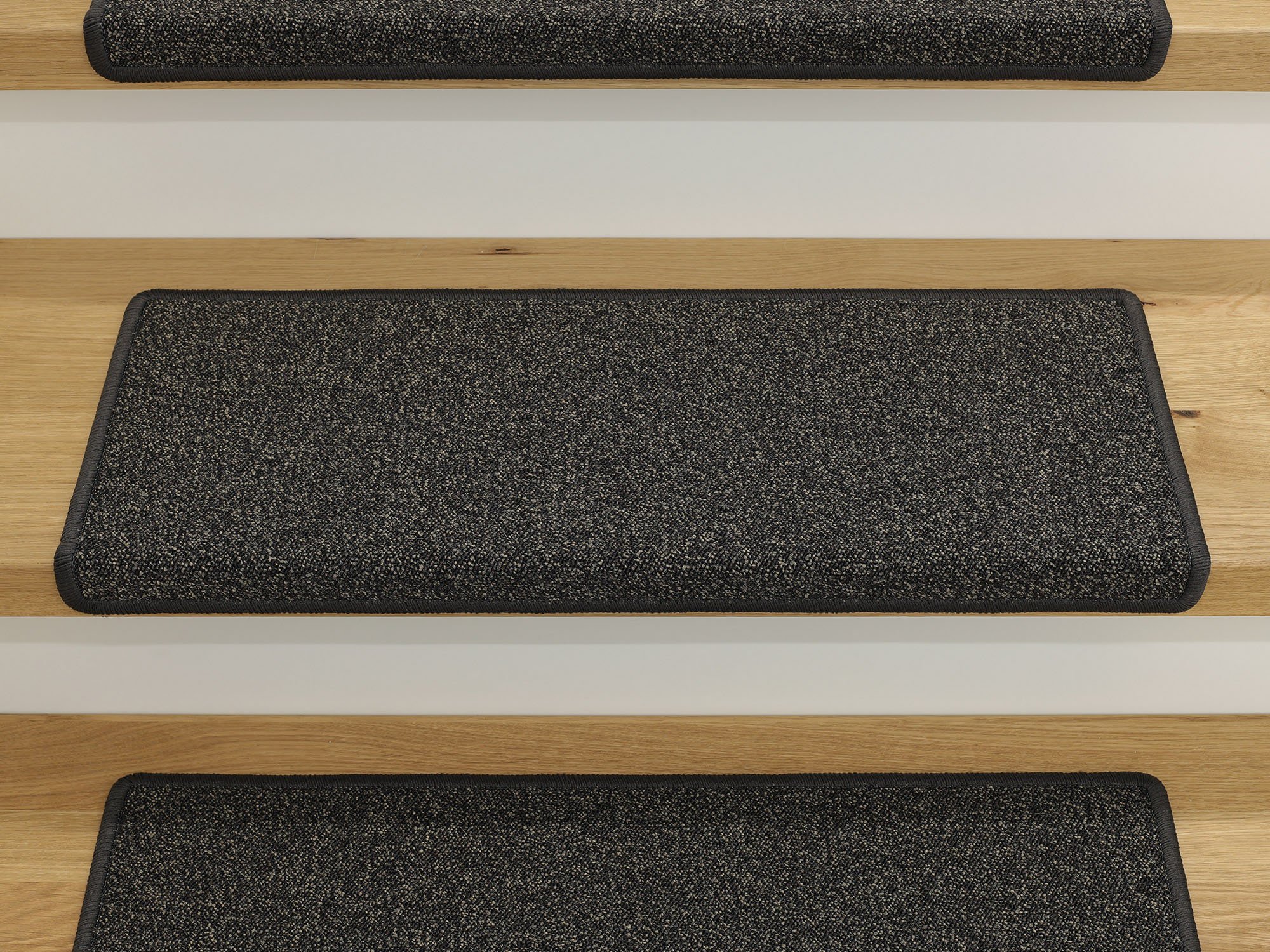Ruxedo-Anteo-Kurzflor-Stufenmatte-Kettel-dark-brownSTBC_stufe-kettel
