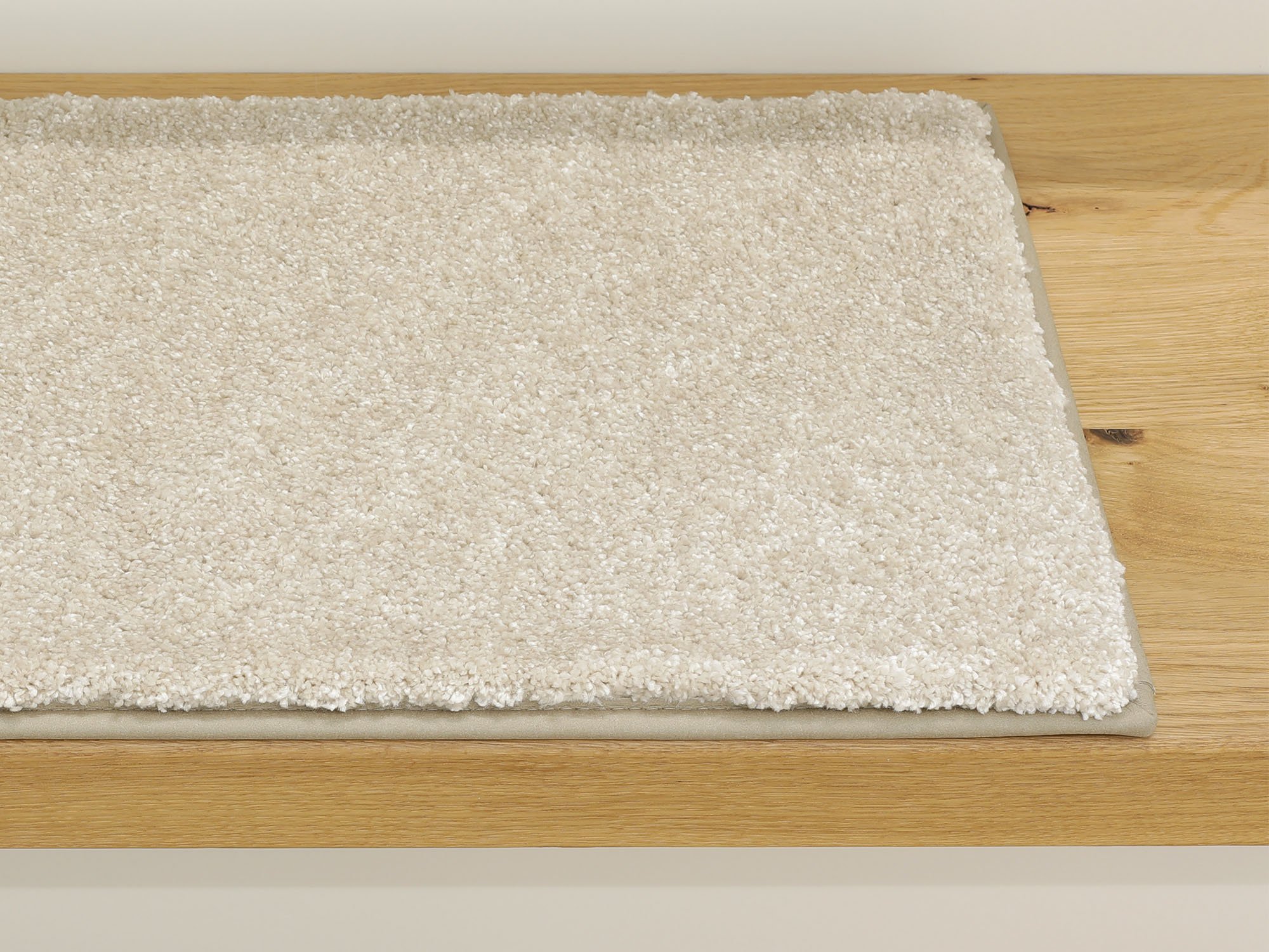 Ruxedo-Brienne-Hochflor-Stufenmatte-Paspel-beigeSTOBE_stufe-paspel