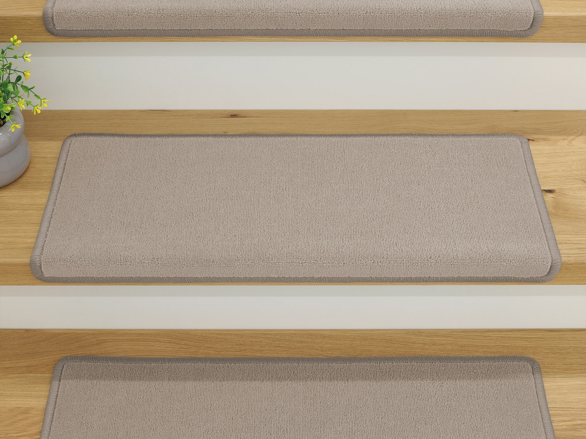 Ruxedo-Mauro-Uni-Kurzflor-Stufenmatte-Kettel-taupeSTBC_stufe-kettel